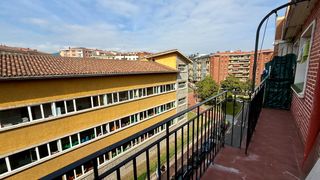 Pis  Autonomia kalea. Piso semi exterior de 70 m, en pleno centro, calle autonomia.  t