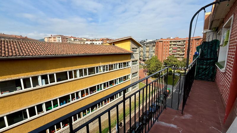Foto 8d94df6d-1d8d-4d6a-aebc-9b814318d576. Pis a Centro Barakaldo