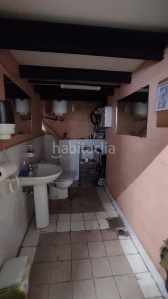 Foto 4a519500-f3fe-4179-ac70-579cd09c632f. Aparcament cotxe a Ermua