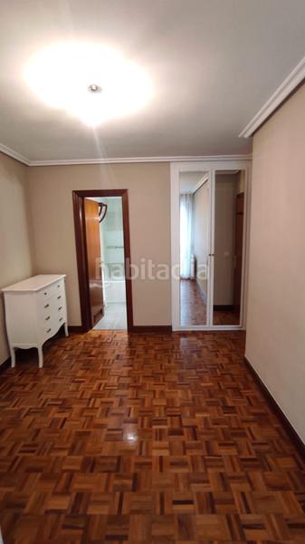 Foto 346a7fd8-6ec7-4bbd-ba64-b5037366e3b2. Pis a Ermua