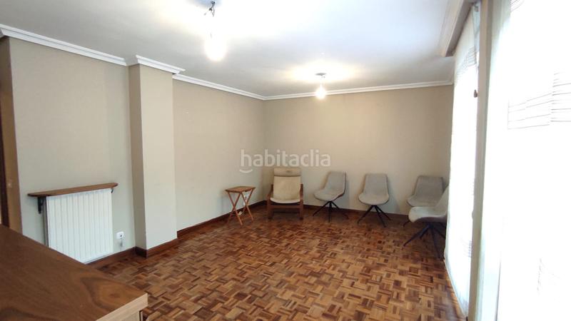 Foto 3b6f99a6-556a-48c2-8fc3-1c4b6e4bf6c3. Pis a Ermua