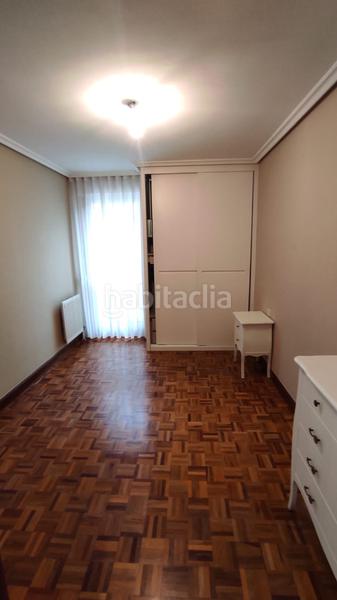 Foto acdb34f8-cb6d-4f50-b1e4-75c86cce20d0. Pis a Ermua