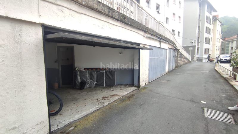 Foto 759a09b5-7132-4f31-abb6-a775a7e70793. Aparcament cotxe a Eibar