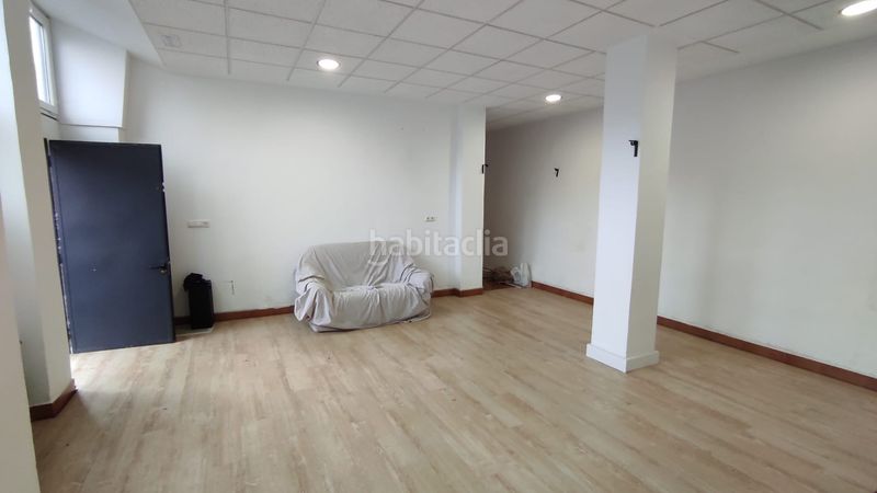 Foto c48c0e4c-4a7a-4633-a26f-f70a05df0f85. Local comercial a Eibar