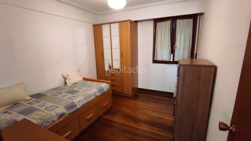 Foto 6beb5a19-54b1-4032-a413-3aac37041670. Pis a Ermua