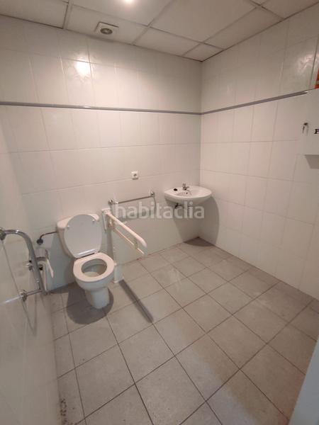 Foto 5220e320-8aa8-41f7-897e-d188f23ccf12. Lloguer local comercial amb calefacció a Ermua