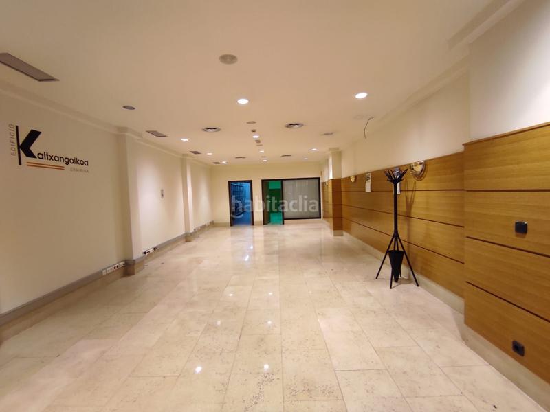 Foto 6707c343-1a27-4ab2-b451-238ced316103. Lloguer local comercial amb calefacció a Ermua