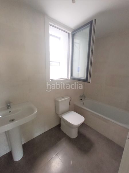 Foto fbe5890d-ae23-427e-8b2e-db415a4e65e2. Pis amb calefacció aparcament a Ermua