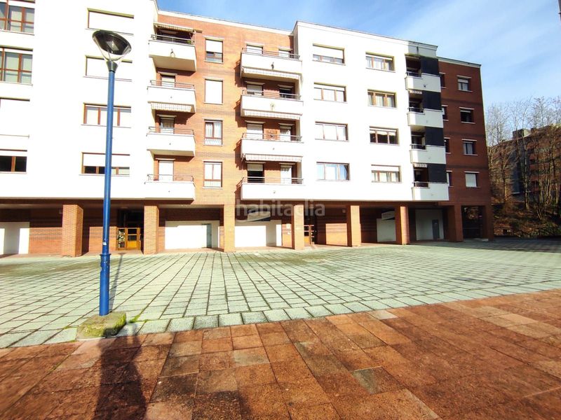Foto cb07872d-743d-44db-aef7-b2d921297380. Flat with heating in Ermua