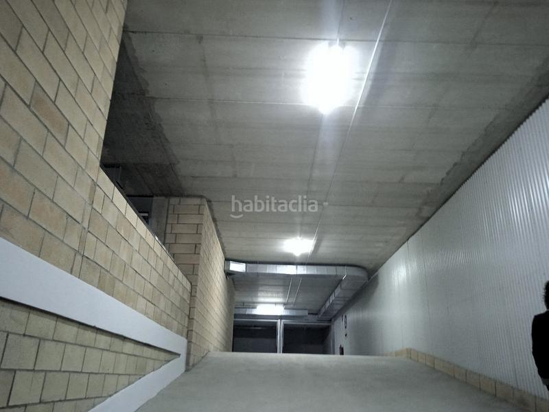 Foto b233e6f0-e35d-4c92-8f25-ae6bbd0c3e61. Aparcament cotxe a Ermua