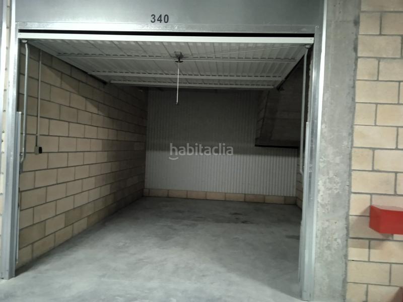 Foto def72ee5-0885-41ba-8cc9-c92d69a4c3d1. Aparcament cotxe a Ermua