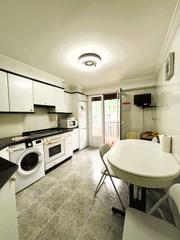 Pis  Urki kalea. Zona urki. piso alto y muy luminoso, consta de 2 habitaciones do