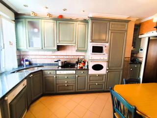 Pis  San juan kalea. Piso en venta en el centro de eibar, con salón, cocina equipada,