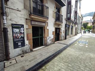 Local Comercial a Marques de valdespina kalea 6. Local comercial en venta en pleno centro de ermua