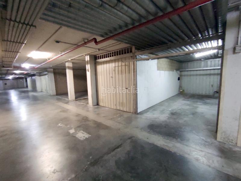Foto 661d1854-2139-4eff-8a83-c25d0b0a810c. Parking coche se vende garaje cerrado en Ermua