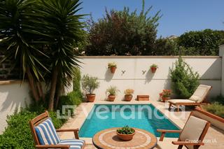 Casa adossada a Sant Andreu-Gassó Vargas. Casa en zona gassovargas  232 m2  5 habitaciones jardin 72 m2