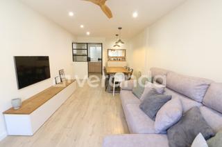 Pis a Casc Antic. 87 m2  reforma integral 2 baos balcon exterior