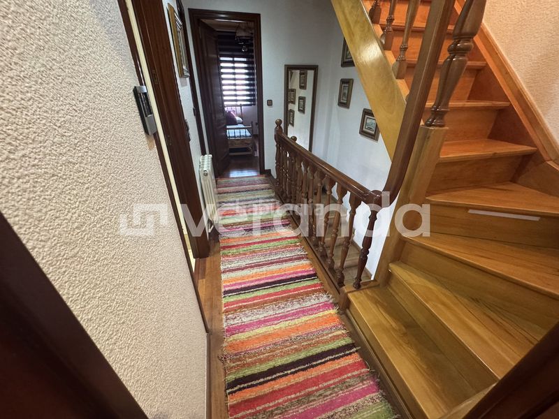 Foto 0da745bb-f1f4-4566-adb1-56546b7e323e. Casa adossada amb calefacció aparcament a Can Clos-Pinetons Ripollet