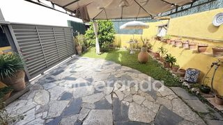 Reihenhaus in Can Clos-Pinetons. Casa casc antic jardin y bodega