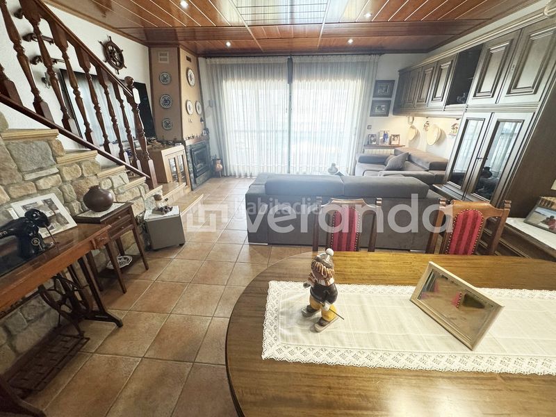 Foto c97b2842-eef3-4d0f-b53a-f3c3bf2f0e9f. Casa adossada amb calefacció aparcament a Can Clos-Pinetons Ripollet