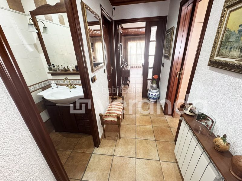 Foto e05aa795-6ae0-4a49-a113-e46dc8f34c08. Casa adossada amb calefacció aparcament a Can Clos-Pinetons Ripollet