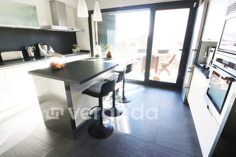 Foto e7efe57f-3461-400a-afbb-175f90c0202e. Casa adossada amb calefacció a Centre Ripollet