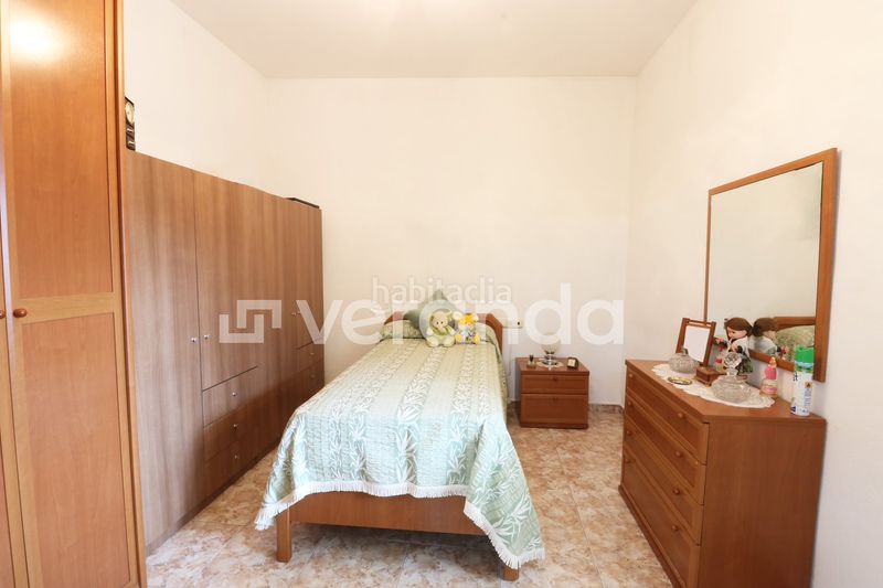 Foto 4e22ff32-8b30-448c-a0cc-363dece6f5cd. Casa adossada amb aparcament a Centre Ripollet