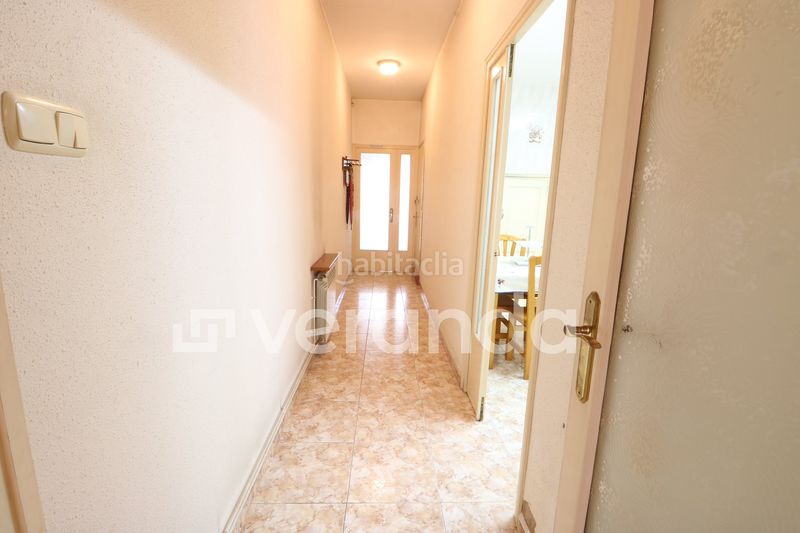 Foto 5d8932ee-3dd3-48e8-982e-0cef18900b86. Casa adossada amb aparcament a Centre Ripollet