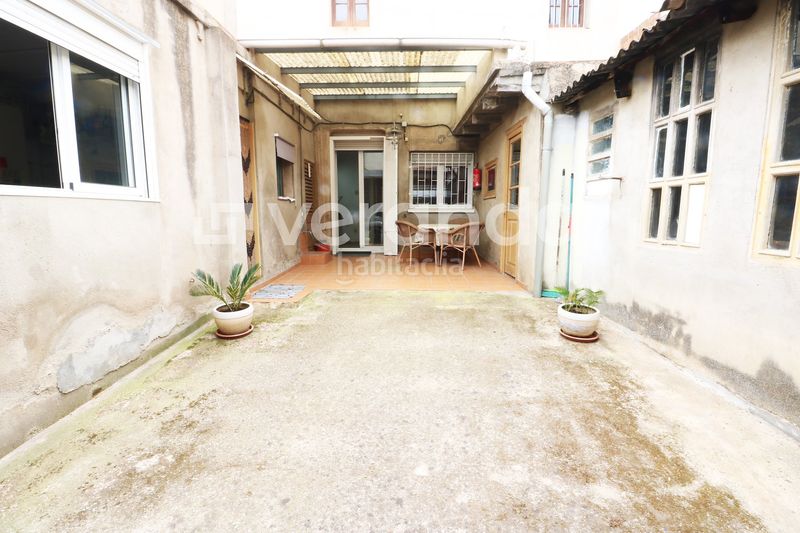 Foto 6d6d1488-c96e-45c8-b7fd-0f0482036fb4. Casa adossada amb aparcament a Centre Ripollet