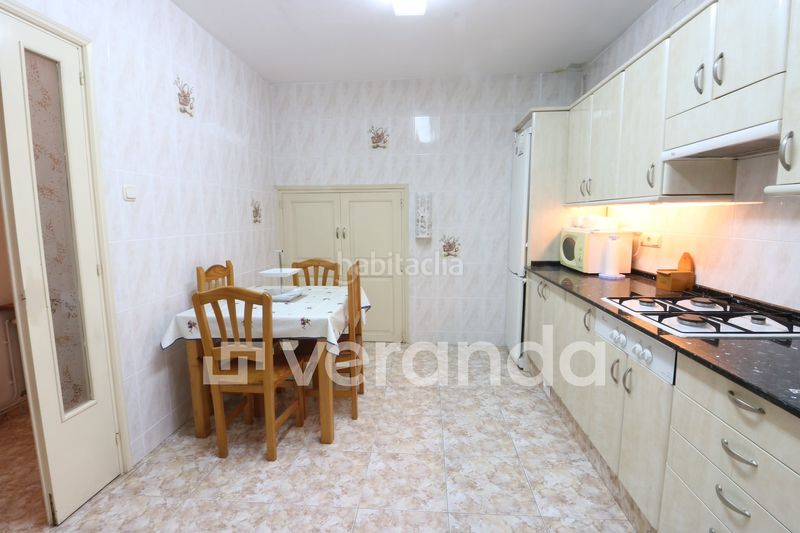 Foto 9c52f89b-f335-4d55-92e4-b029938efe6e. Casa adossada amb aparcament a Centre Ripollet