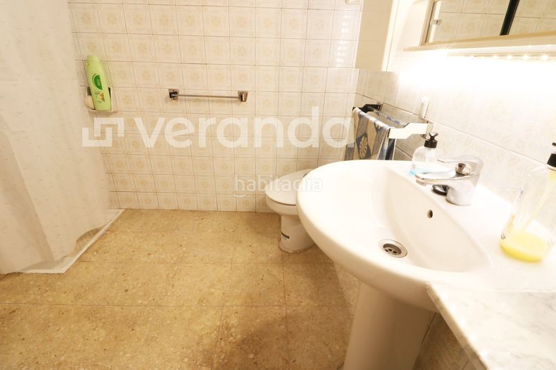 Foto d04c6bb3-f5aa-419e-8c35-4f004a98e7c1. Casa adossada amb aparcament a Centre Ripollet
