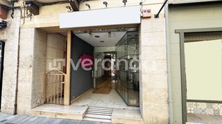 Locale commerciale in Carrer Major
