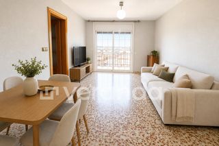 Pis  Rambla sant esteban. 4 habitaciones 100 m2. balcon parquing opcional