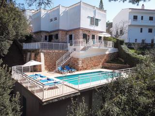 Casa adosada en Avinguda de sa punta 22. Villa adosada con licencia turística en cala galdana