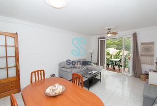 Pis a Ferreries poble. Piso luminoso con terraza y balcón