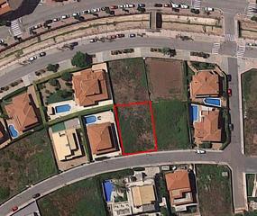 Terreny residencial a Ferreries poble. Solar en tranquila zona residencial en ferreries