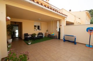 Casa a schiera  Goya. Práctico dúplex con terraza privada en ferreries