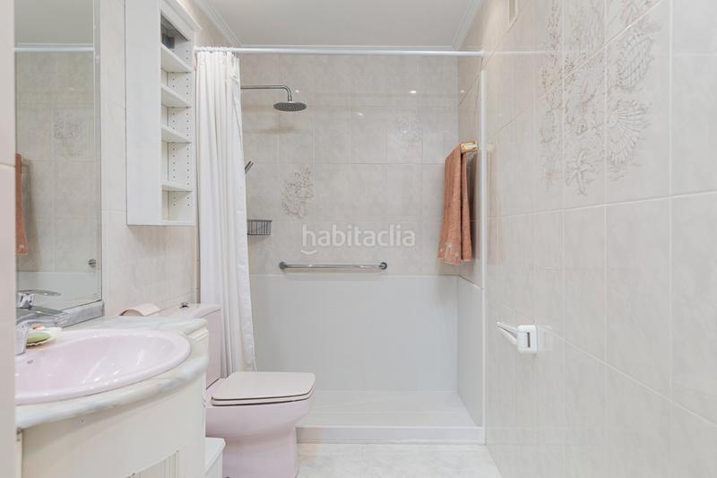 Foto 4f150468-2c84-4544-89e3-0f3bb397aaf5. Alquiler casa adosada txurkoene en Egia Donostia - San Sebastián