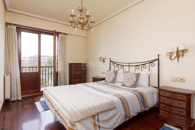 Foto b4f1e5ca-aa6e-403b-bd8c-dfc4b3d0e6c6. Alquiler casa adosada txurkoene en Egia Donostia - San Sebastián