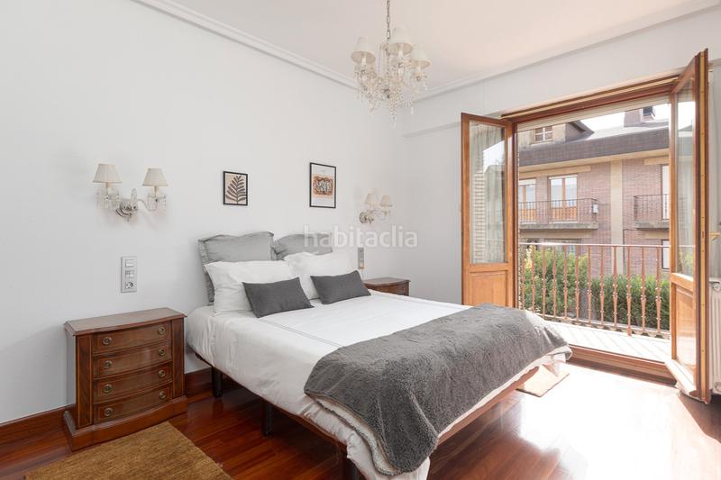 Foto 5bfc71ae-b748-4067-80df-8d3e8b57af1d. Rent semi detached house with heating parking in Egia Donostia - San Sebastián