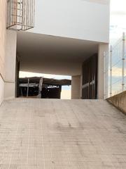 Aparcament cotxe a Calle la villa 45a