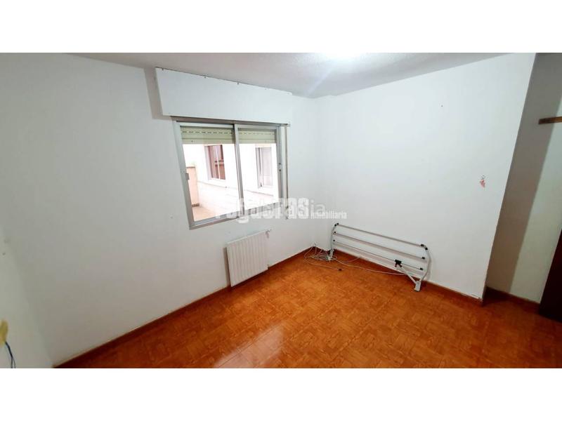 Foto f28c539b-8a83-431c-bd34-2de4d9f6e458. Piso  en venta en la calle juan ochoa, en Centro Avilés