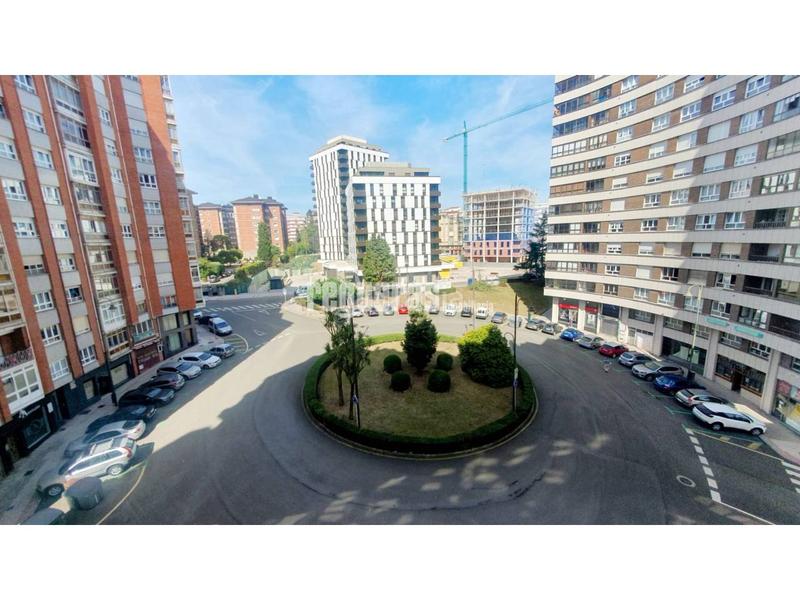 Foto ce284f30-f3de-4118-9487-fbcf1a8f95b0. Pis amb calefacció aparcament a Centro Avilés
