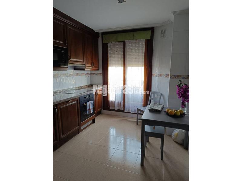 Foto 3fdb686f-1b69-4b17-887f-db63ba51e489. Rent flat with heating in El Carbayedo - El Quirinal Avilés