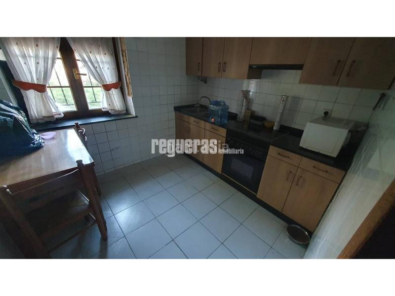 Foto 76b1e006-a25a-45f0-8228-800f361361c9. Haus mit heizung parking in El Carbayedo - El Quirinal Avilés