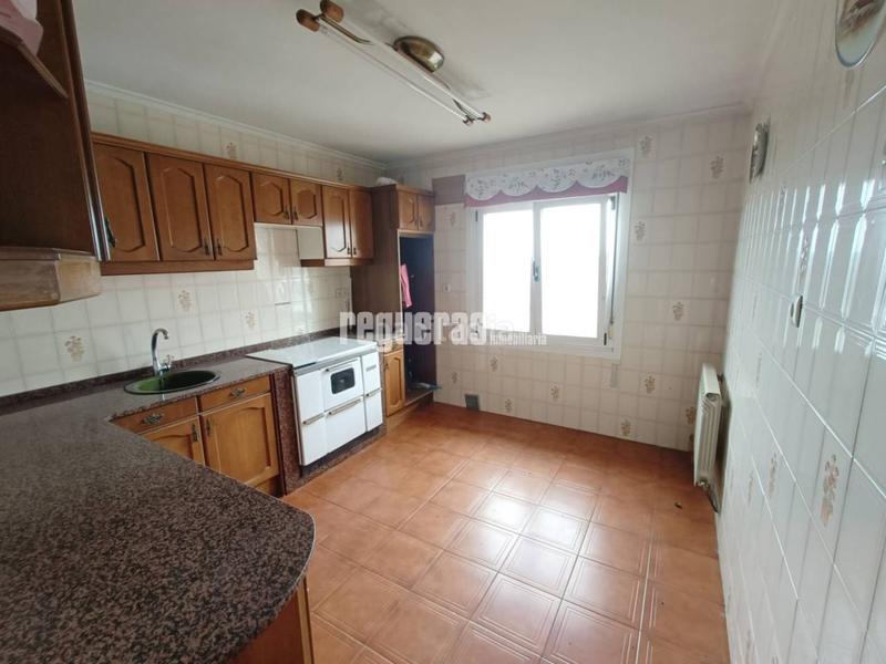 Foto de6f1cf4-552d-4e27-ae4c-16142c7645fe. Pis amb calefacció a El Carbayedo - El Quirinal Avilés