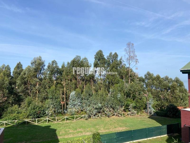 Foto 2448ceb4-8a4f-41a8-b092-8270d6861c0b. Dúplex amb calefacció aparcament piscina a Coto Carcedo Castrillón