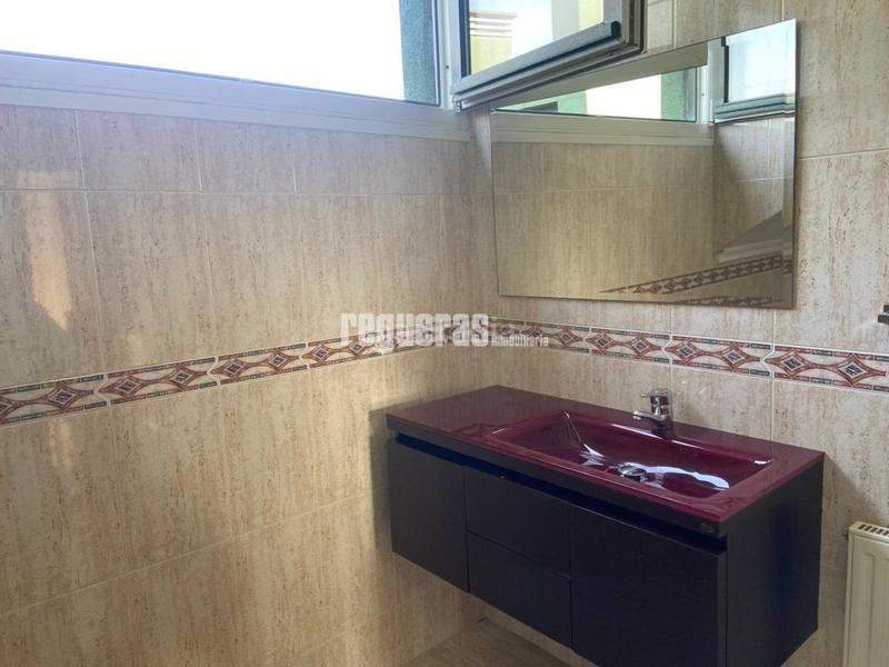 Foto c4ee92f7-c55f-4bf7-86dc-d806f37547fb. Dúplex amb calefacció aparcament piscina a Coto Carcedo Castrillón