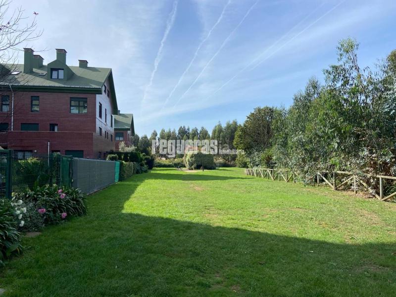 Foto d530afca-63cc-48f9-83ea-ab0a0d912703. Dúplex amb calefacció aparcament piscina a Coto Carcedo Castrillón