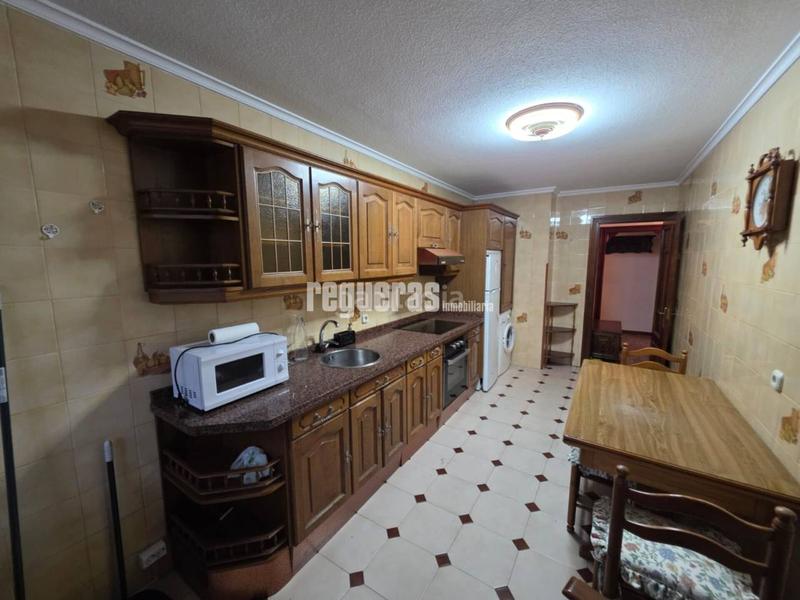 Foto 11c50c98-1c8b-4e46-b2e5-0df811be4894. Flat with heating parking in Centro Avilés